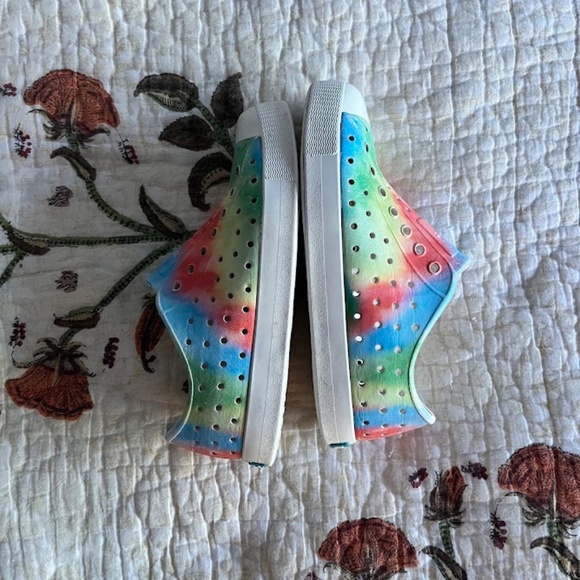 Native Kids' Youth Jefferson Sugarlite- Shell White/Rainbow Tie Dye J2 - Picture 5 of 8